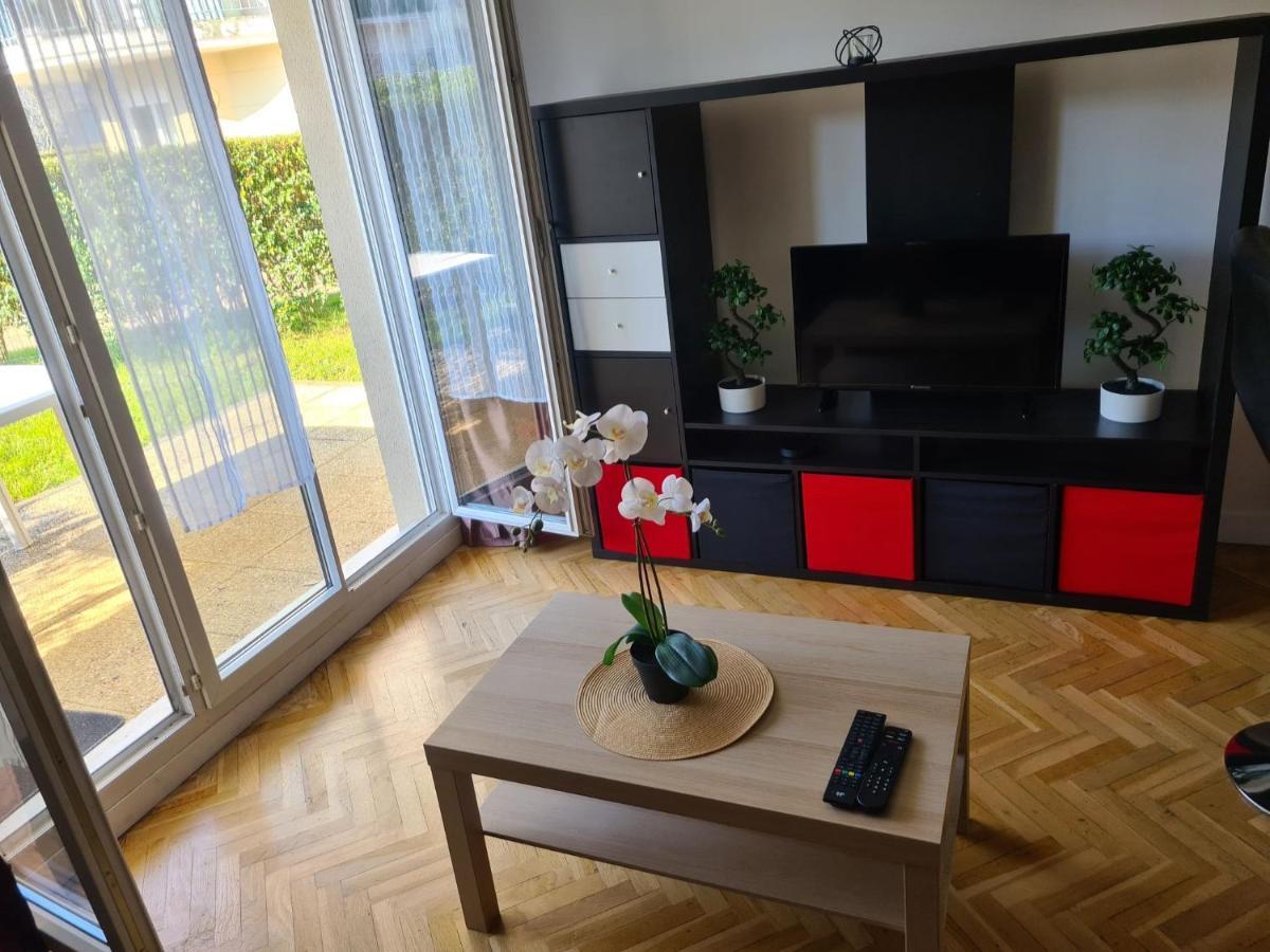 Appartement Avec Rez De Jardin A Disneyland مونتِفرا المظهر الخارجي الصورة