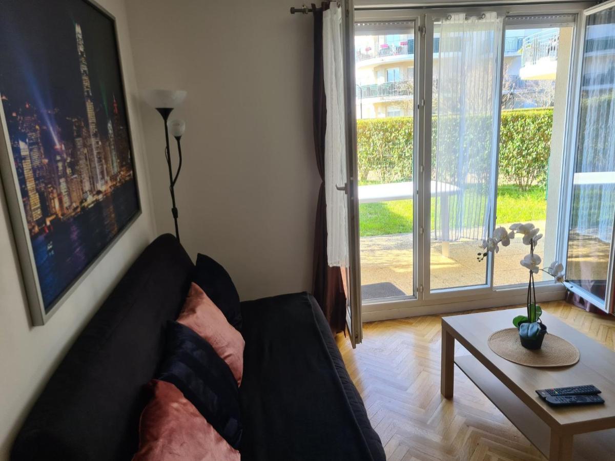 Appartement Avec Rez De Jardin A Disneyland مونتِفرا المظهر الخارجي الصورة