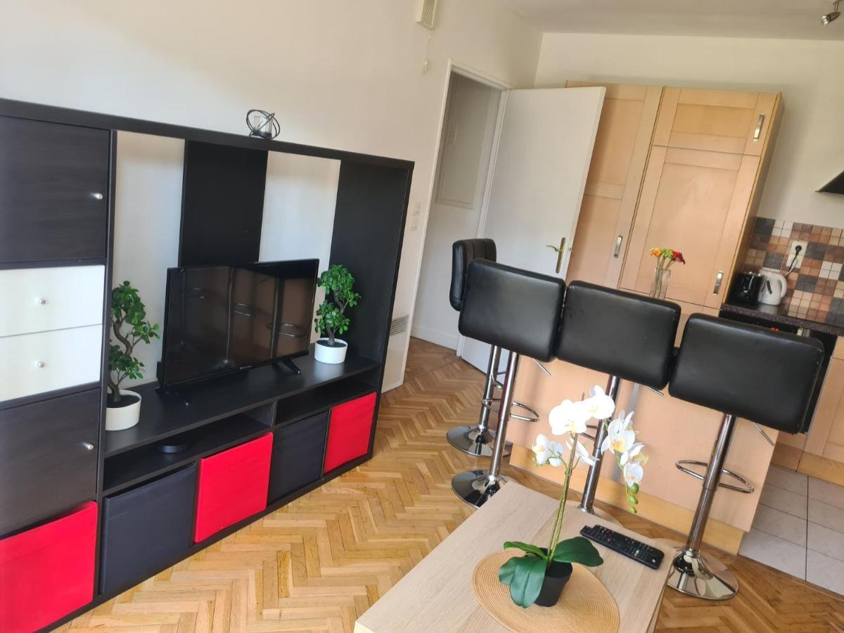 Appartement Avec Rez De Jardin A Disneyland مونتِفرا المظهر الخارجي الصورة