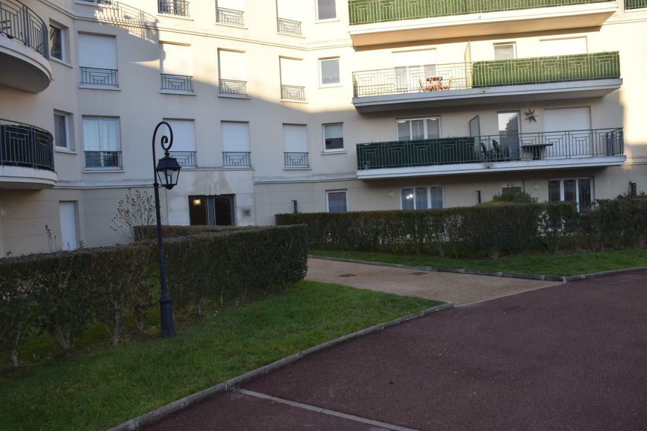Appartement Avec Rez De Jardin A Disneyland مونتِفرا المظهر الخارجي الصورة