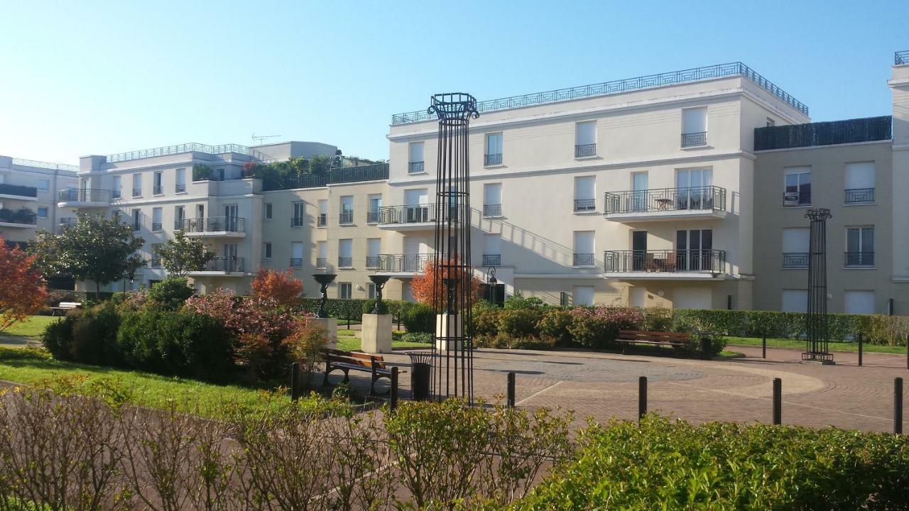Appartement Avec Rez De Jardin A Disneyland مونتِفرا المظهر الخارجي الصورة