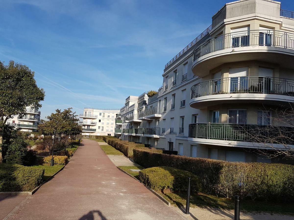Appartement Avec Rez De Jardin A Disneyland مونتِفرا المظهر الخارجي الصورة