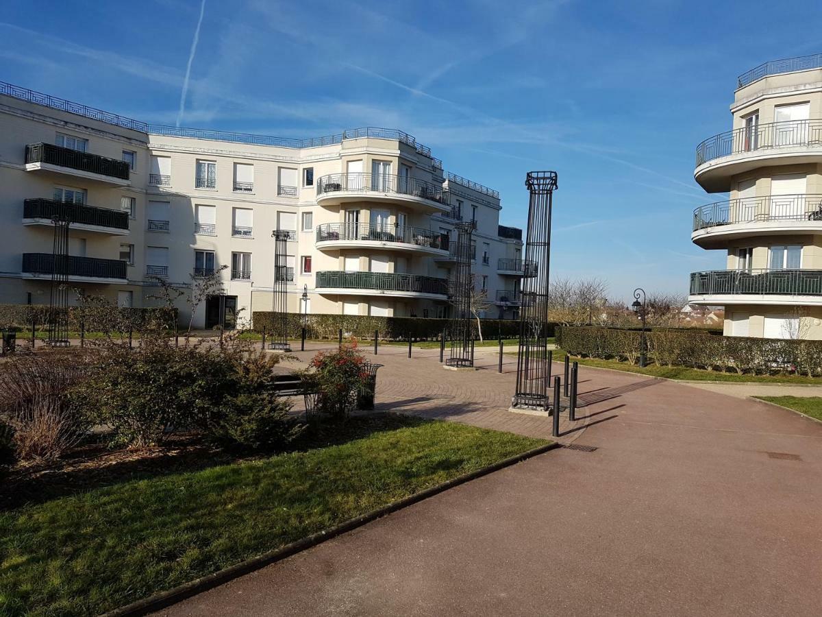 Appartement Avec Rez De Jardin A Disneyland مونتِفرا المظهر الخارجي الصورة